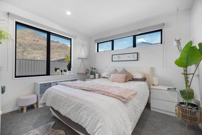 Photo of property in 33 Headley Drive, Lower Shotover, Queenstown, 9304