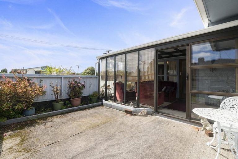 Photo of property in 17 Totara Street, Otaki, 5512