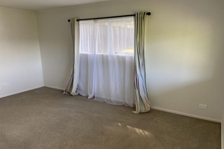 Photo of property in 312 Birdwood Road, Massey, Auckland, 0614