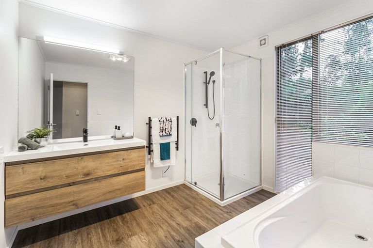 Photo of property in 103 Takahe Road, Titirangi, Auckland, 0604