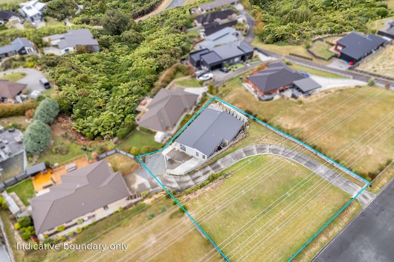 Photo of property in 31 Percy Kinsman Crescent, Riverstone Terraces, Upper Hutt, 5018