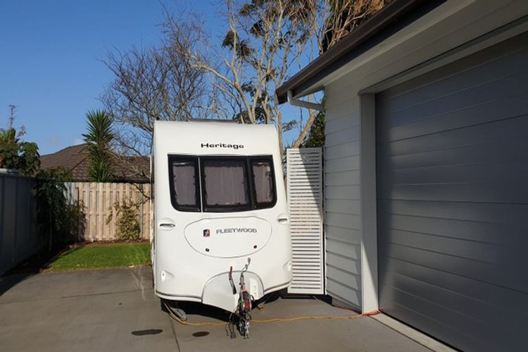 Photo of property in 2/249 One Tree Point Road, One Tree Point, 0118