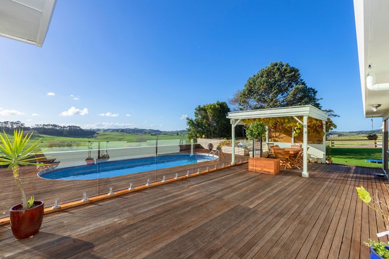 Photo of property in 66 Waiteitei Road, Wellsford, 0974