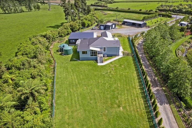 Photo of property in 2319 Mountain Road, Tariki, Inglewood, 4390