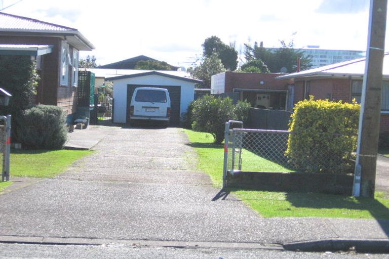 Photo of property in 39 Weiti Road, Orewa, 0931