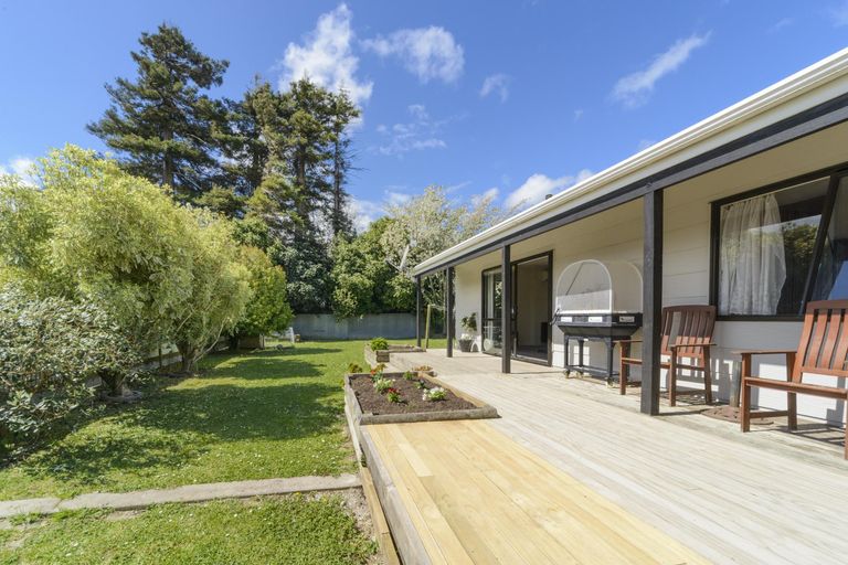 Photo of property in 40 Rotoiti Avenue, Pakuranga Heights, Auckland, 2010