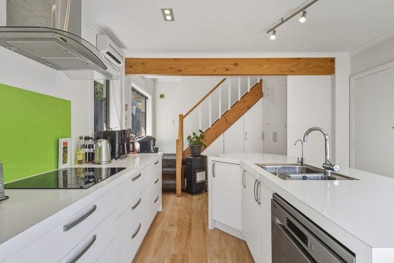 Photo of property in 334 Kenmure Road, Kenmure, Dunedin, 9011