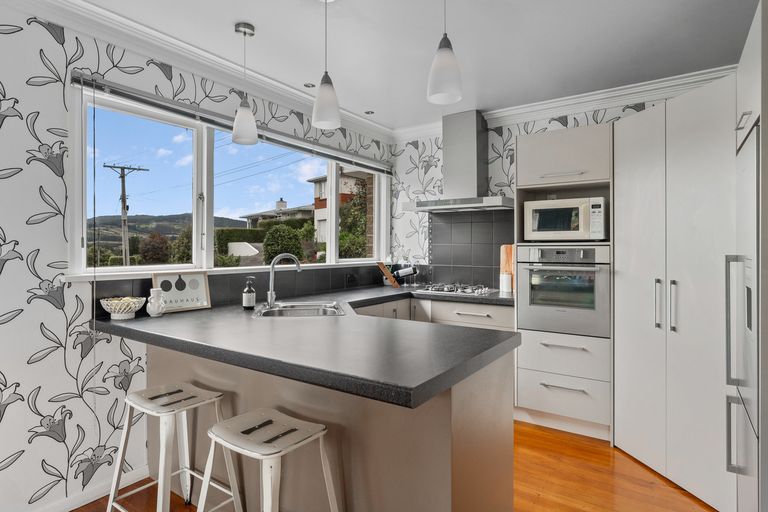 Photo of property in 5 Upland Street, Helensburgh, Dunedin, 9010