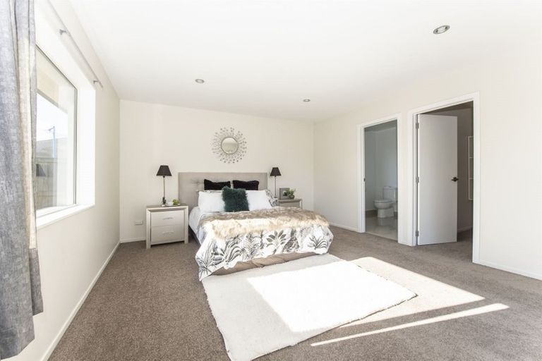 Photo of property in 2 Tiaki Way, Cambridge, 3434