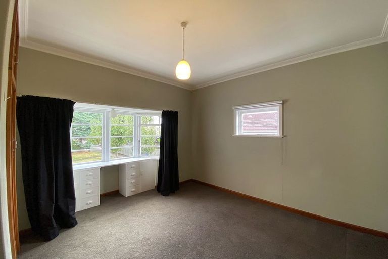 Photo of property in 15 Saint Ronans Avenue, Waterloo, Lower Hutt, 5011