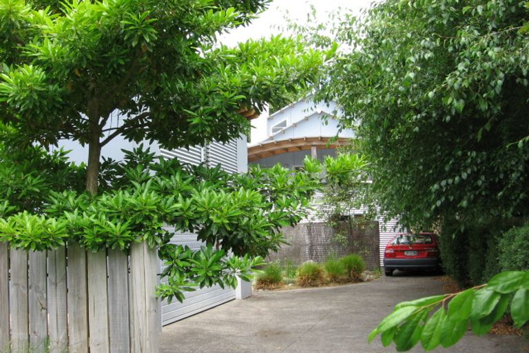 Photo of property in 76 Sackville Street, Grey Lynn, Auckland, 1021