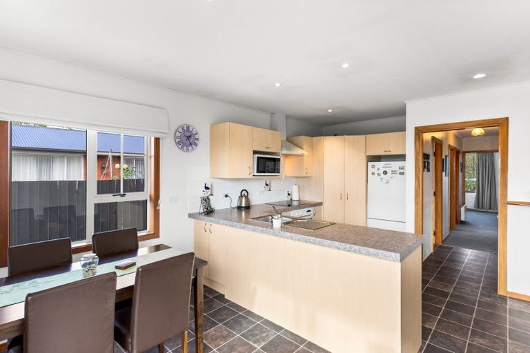 Photo of property in 53 Farquhars Road, Redwood, Christchurch, 8051