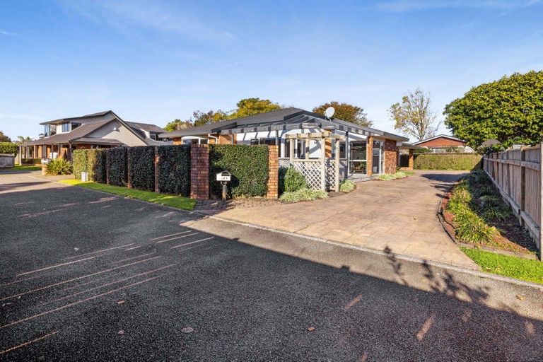 Photo of property in 17d Kinross Drive, Merrilands, New Plymouth, 4312
