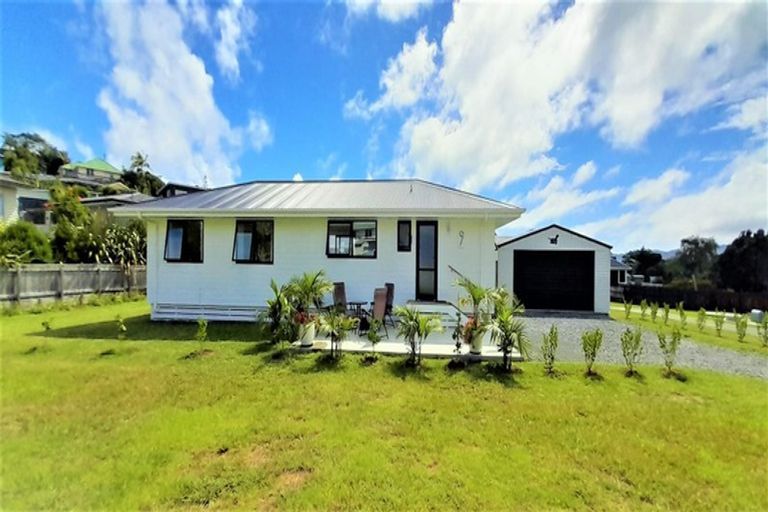 Photo of property in 9 Meenas Place, Cable Bay, 0420