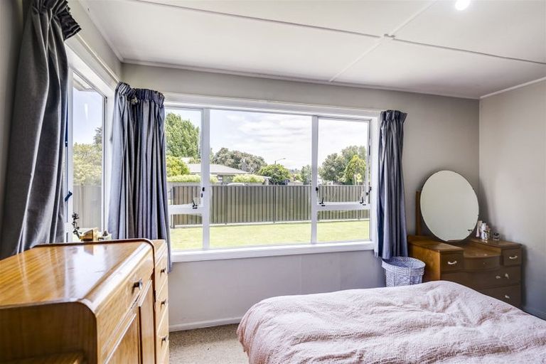 Photo of property in 2 Barton Avenue, Marewa, Napier, 4110