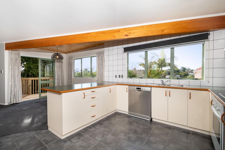Photo of property in 29 Jubaea Place, Henderson, Auckland, 0610