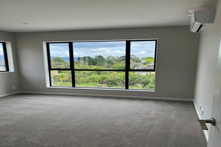 Photo of property in 8 Springhill Lane, Sunnyvale, Auckland, 0612