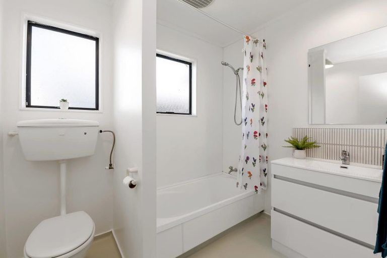 Photo of property in 18c Basley Road, Owhata, Rotorua, 3010