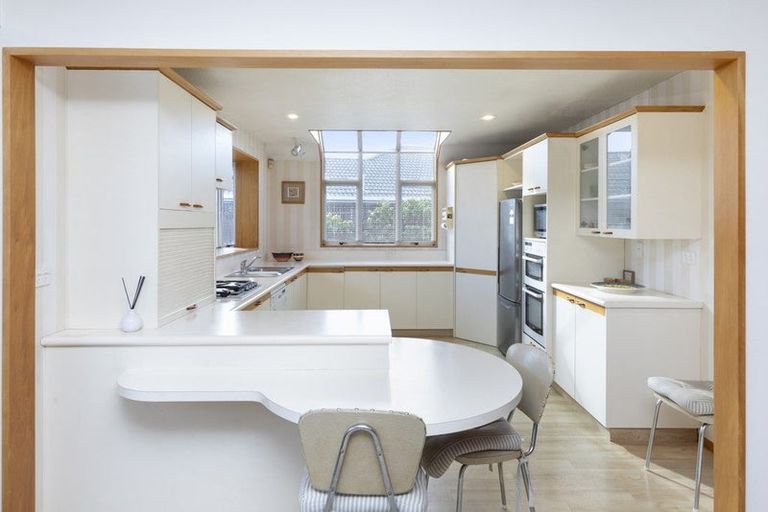 Photo of property in 18 Huntingdon Place, Avonhead, Christchurch, 8042