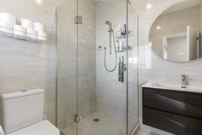 Photo of property in 24 Holcroft Street, Papakura, 2110