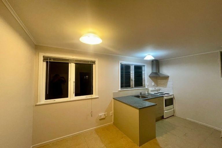 Photo of property in 22 Clendon Place, Manurewa, Auckland, 2102