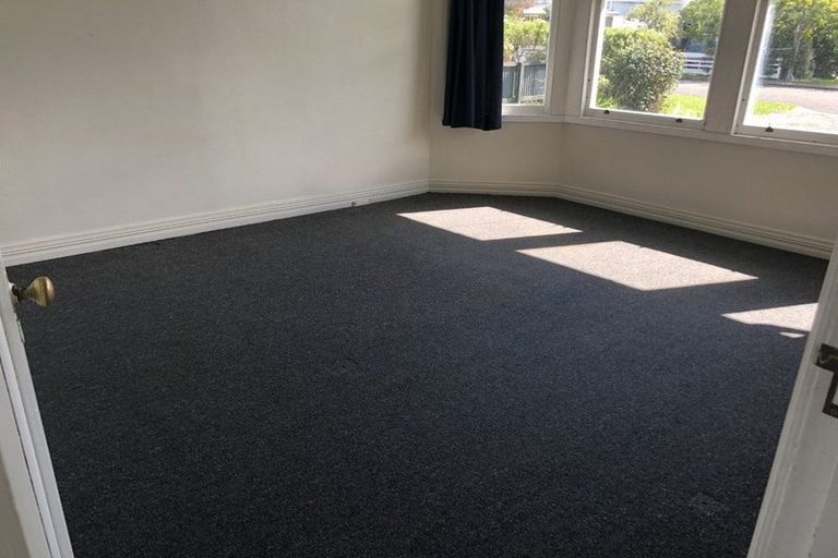 Photo of property in 8 Guy Street, Waipawa, 4210