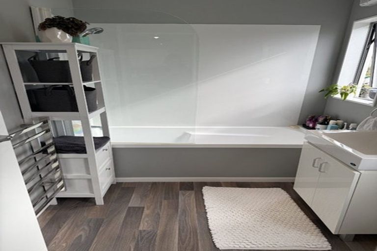 Photo of property in 52 Tarawera Road, Johnsonville, Wellington, 6037