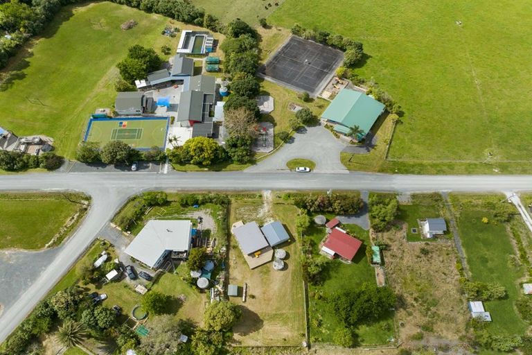 Photo of property in 2 Okahukura Road, Tapora, Wellsford, 0977