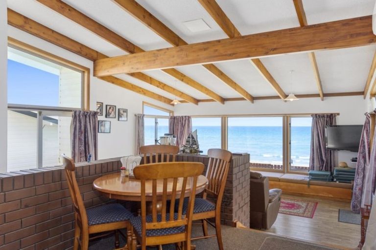 Photo of property in 37 Karewa Parade, Papamoa Beach, Papamoa, 3118