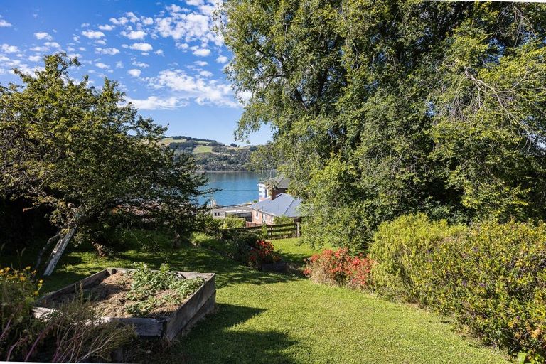 Photo of property in 16 Adderley Terrace, Ravensbourne, Dunedin, 9022