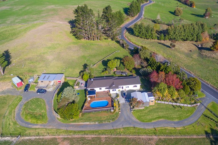 Photo of property in 66 Waiteitei Road, Wellsford, 0974