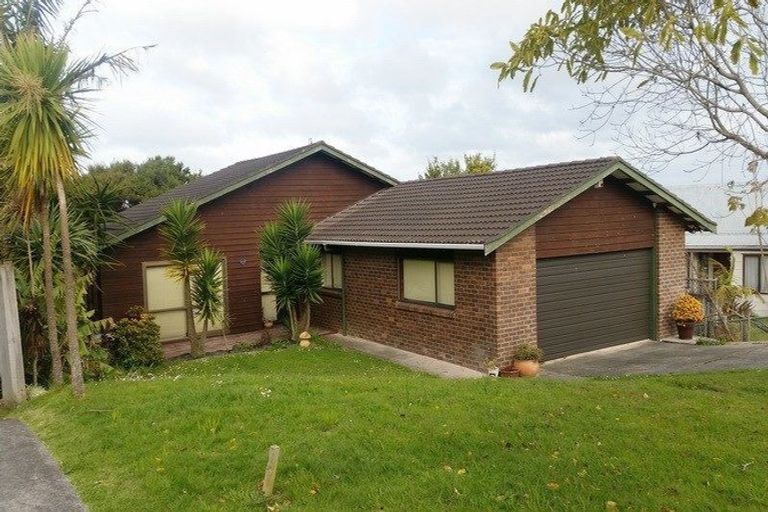 Photo of property in 10 Glen Vista Place, Bayview, Auckland, 0629