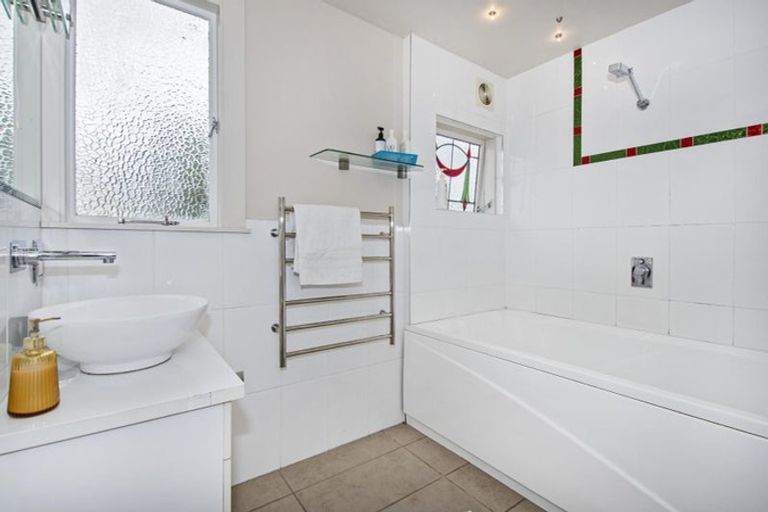 Photo of property in 20 Dinniss Avenue, Regent, Whangarei, 0112