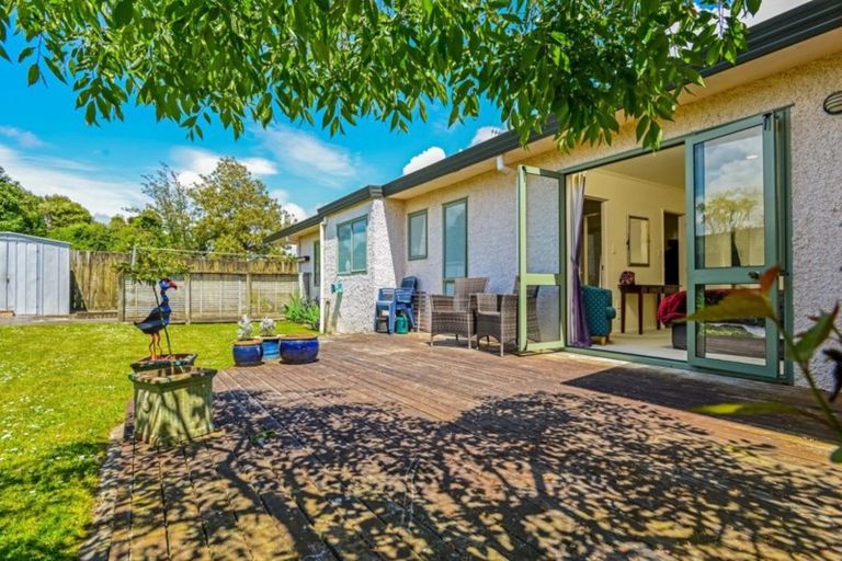 Photo of property in 32 Caroline Crescent, Highbury, Palmerston North, 4412
