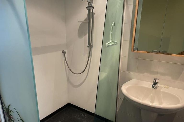 Photo of property in Qba Apartments, 2r/51 Webb Street, Mount Cook, Wellington, 6011