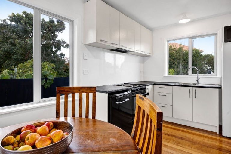 Photo of property in 43 Celia Street, Stratford, 4332