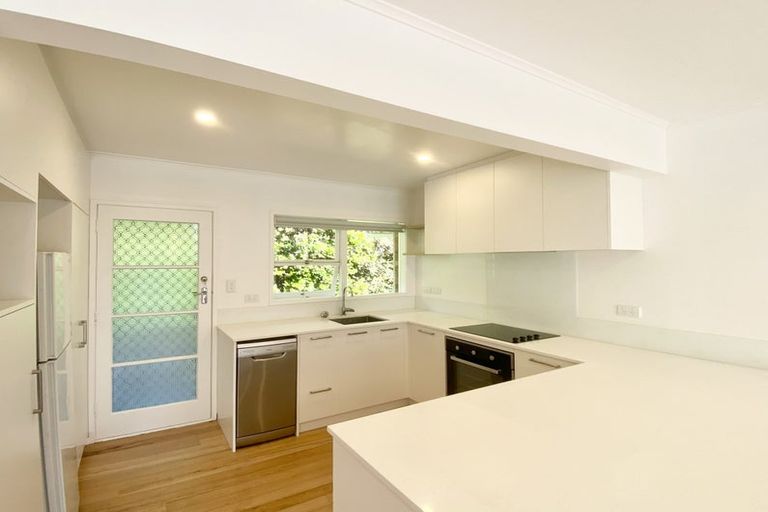 Photo of property in 3/405 Beach Road, Mairangi Bay, Auckland, 0630