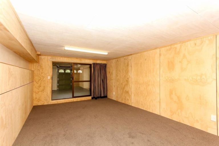 Photo of property in 2 Wayne Place, Ferndale, New Plymouth, 4310