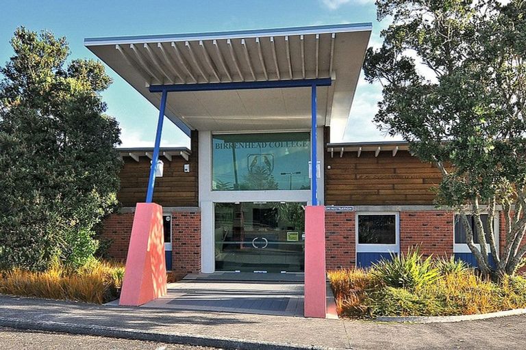 Photo of property in 1/3 Erewhon Place, Birkdale, Auckland, 0626