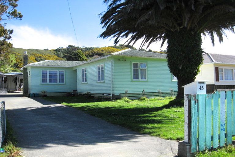 Photo of property in 43 Westminster Road, Wainuiomata, Lower Hutt, 5014
