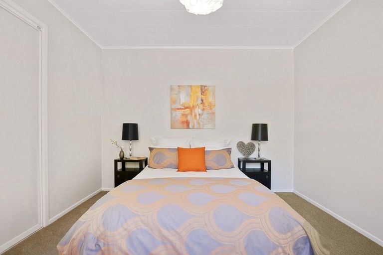 Photo of property in 120 Miromiro Road, Normandale, Lower Hutt, 5010