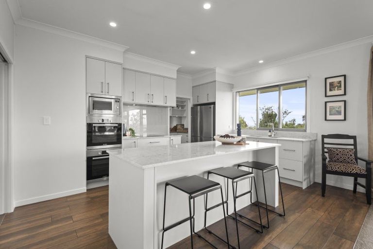 Photo of property in 12 Fleetwood Lane, Turitea, Palmerston North, 4472