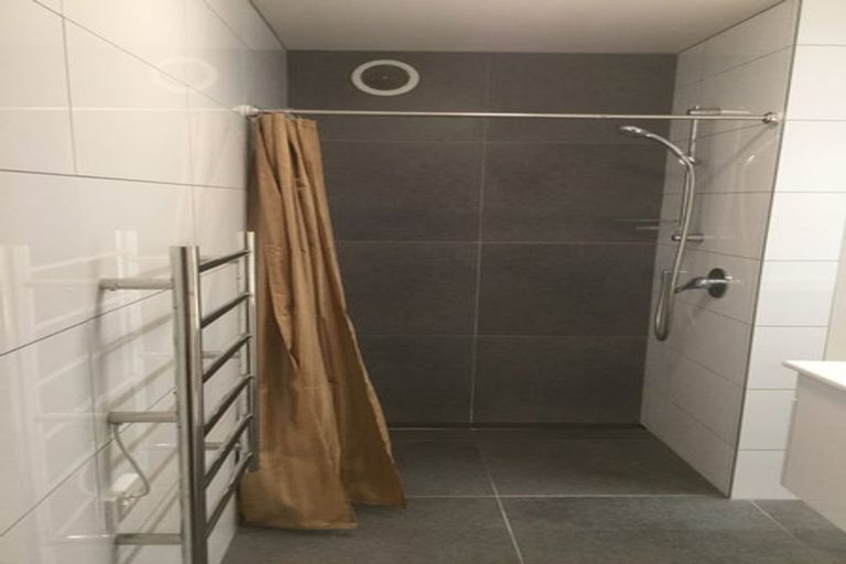 Photo of property in 20a Garadice Road, Rothesay Bay, Auckland, 0630