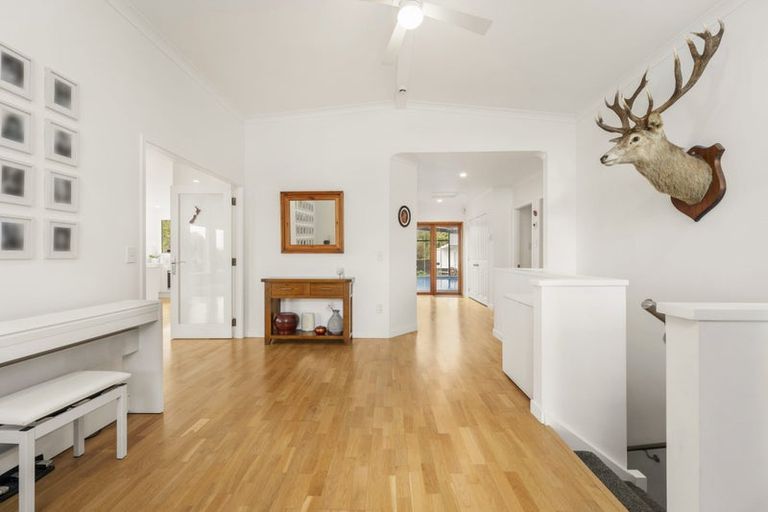 Photo of property in 53 Sunrise Boulevard, Tawa, Wellington, 5028