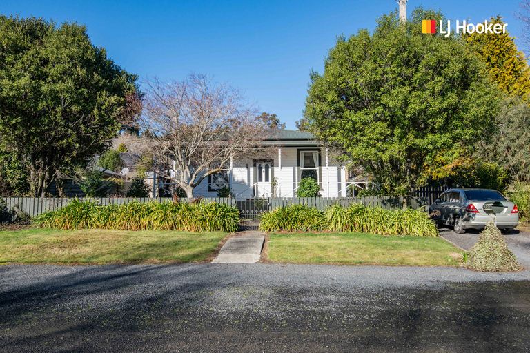 Photo of property in 290 Gladstone Road North, Mosgiel, 9092