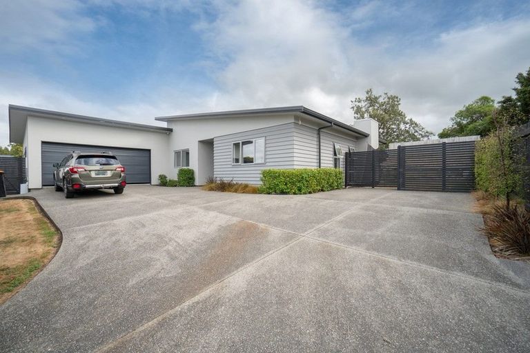 Photo of property in 127 Atawhai Road, Fitzherbert, Palmerston North, 4410