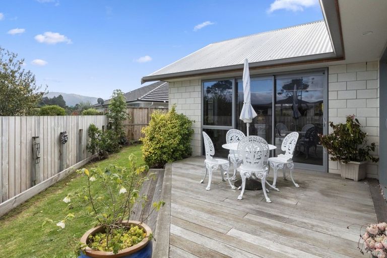 Photo of property in 16 Riverside Place, Katikati, 3129