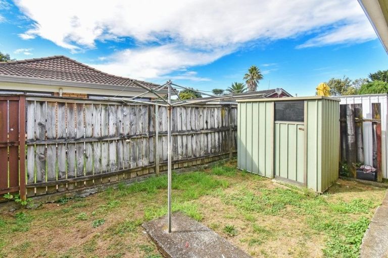 Photo of property in 2/17 Russell Road, Manurewa, Auckland, 2102