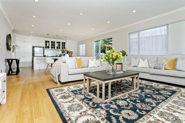 Photo of property in 19 Lynden Avenue, Hillcrest, Auckland, 0627