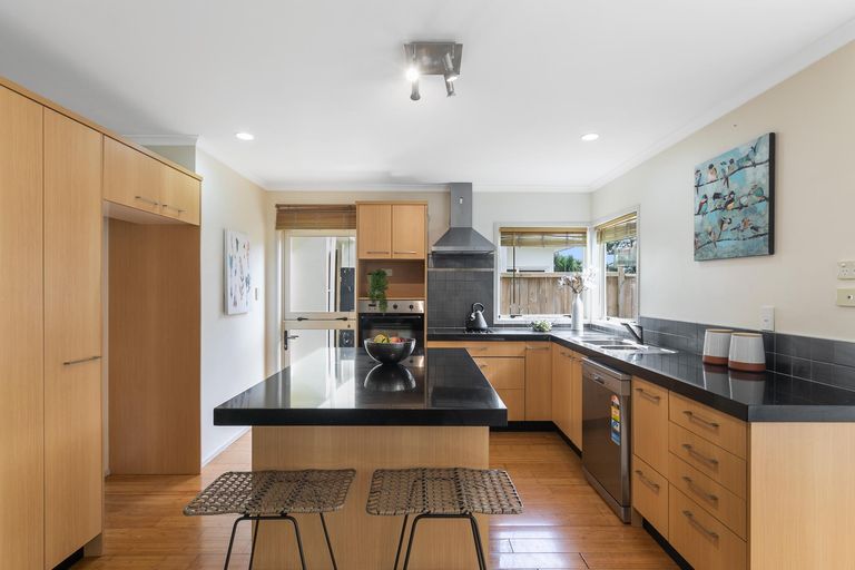 Photo of property in 8 Bezar Place, Flat Bush, Auckland, 2016